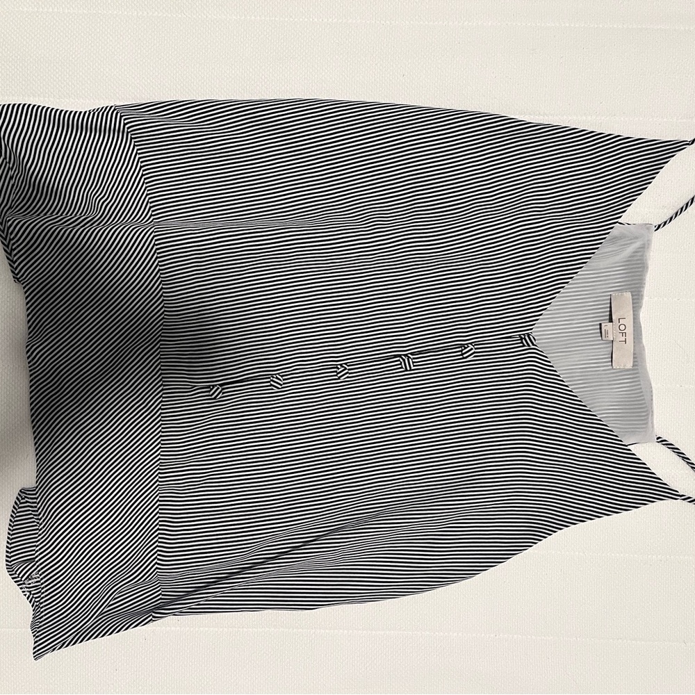 Elegant Striped Sleeveless Blouse